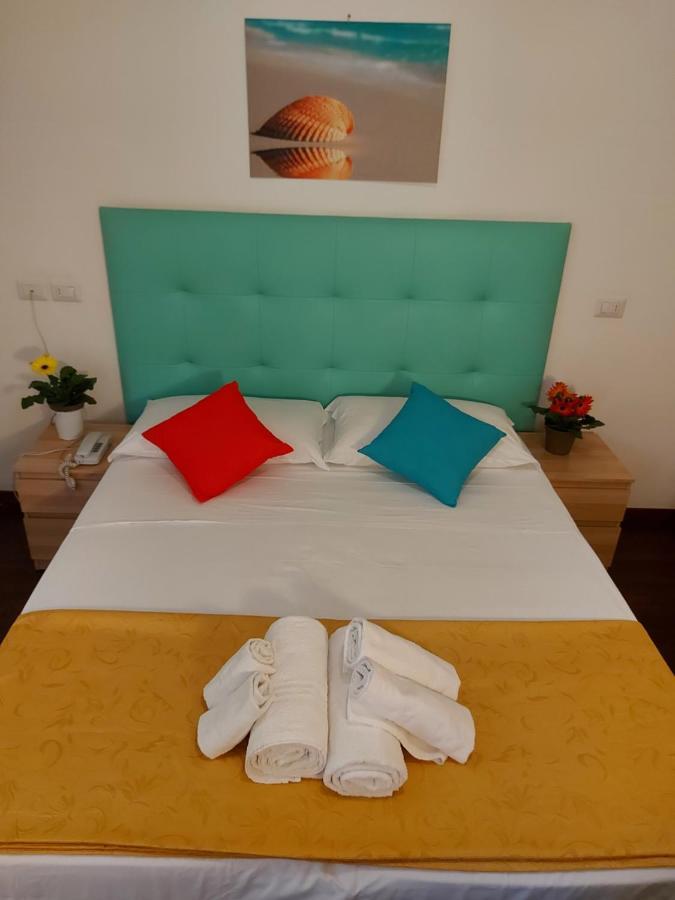 Hotel Senza Pensieri Риччоне Экстерьер фото
