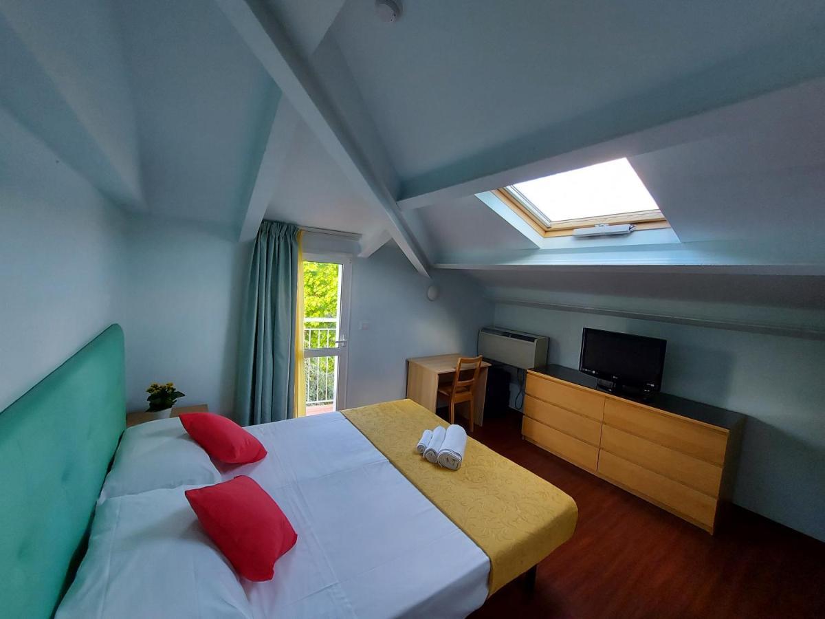 Hotel Senza Pensieri Риччоне Экстерьер фото