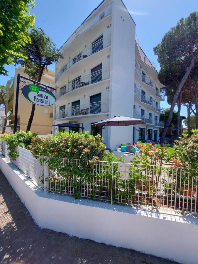 Hotel Senza Pensieri Риччоне Экстерьер фото